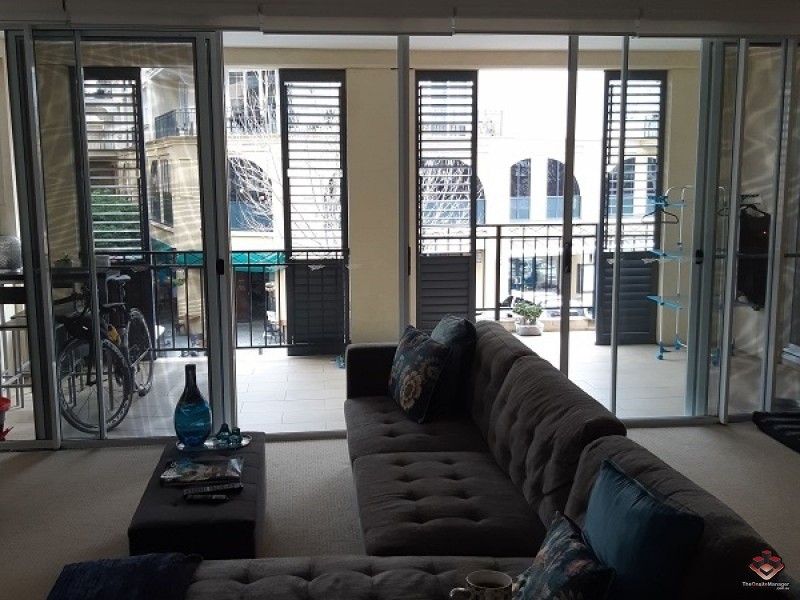3030 The Boulevard, Carrara QLD 4211
