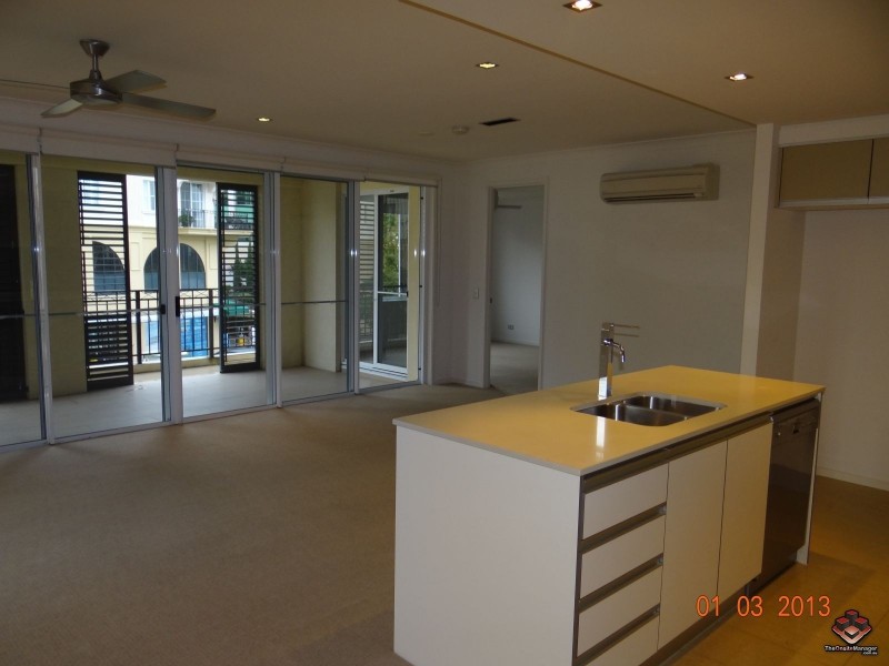 3030 The Boulevard, Carrara QLD 4211