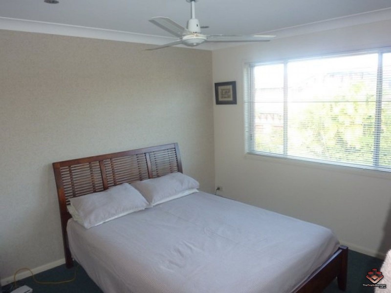 75 Brown Street, Labrador QLD 4215