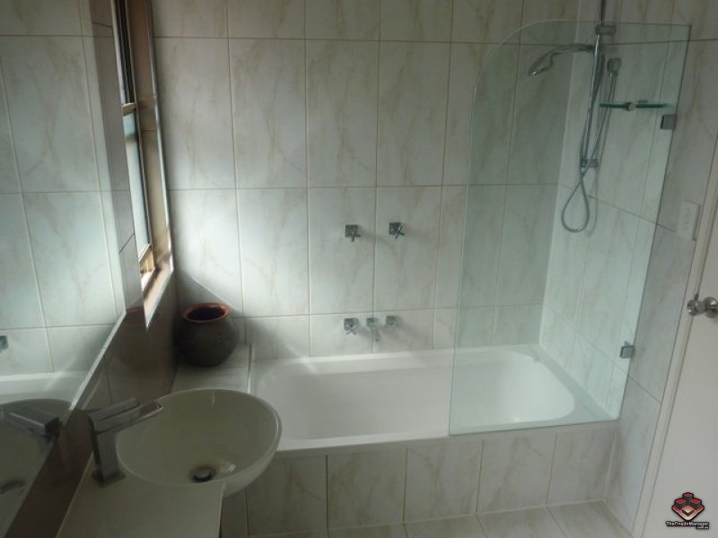 75 Brown Street, Labrador QLD 4215