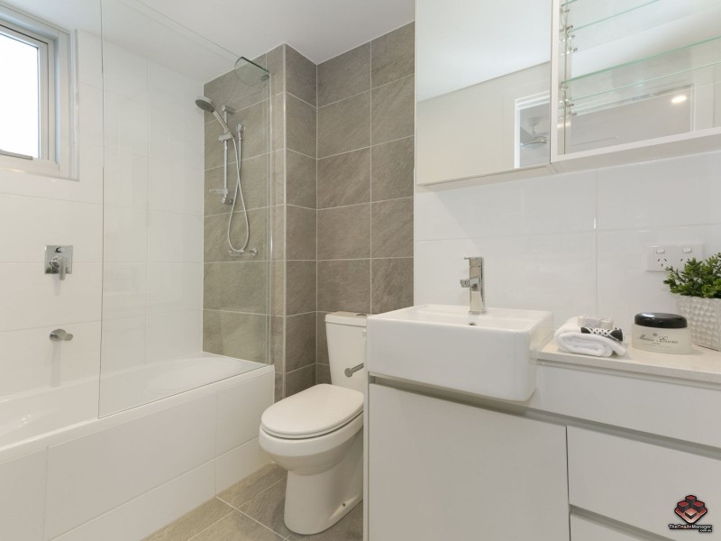 986 Wynnum Road, Cannon Hill QLD 4170