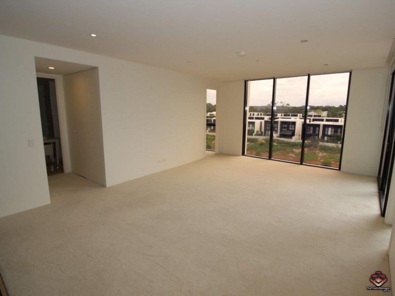 1 Marina Drive, Benowa QLD 4217