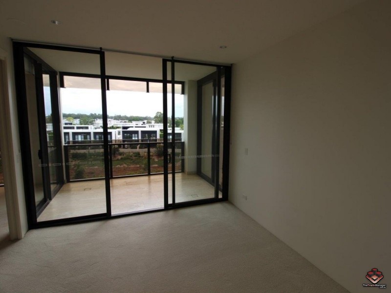 1 Marina Drive, Benowa QLD 4217