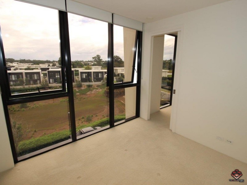 1 Marina Drive, Benowa QLD 4217