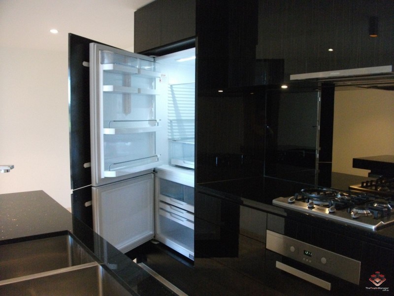 1 Marina Drive, Benowa QLD 4217