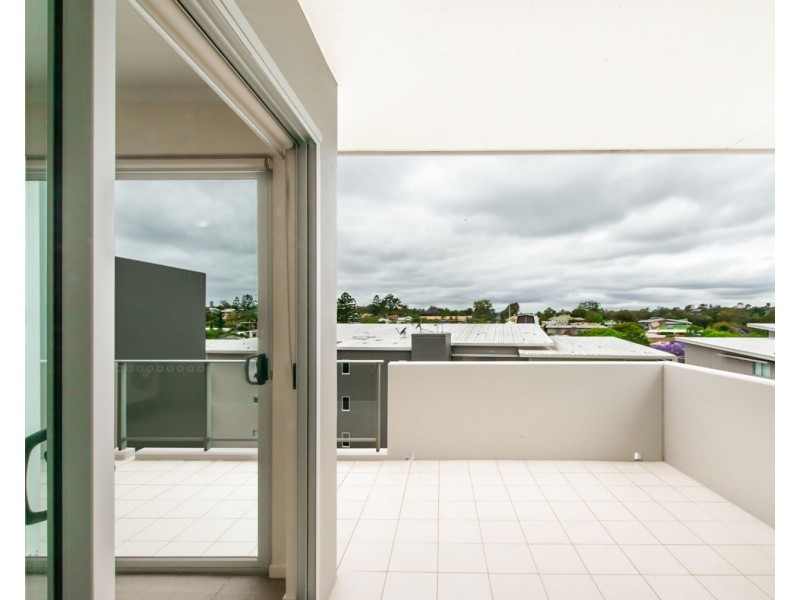 95 Clarence Road, Indooroopilly QLD 4068