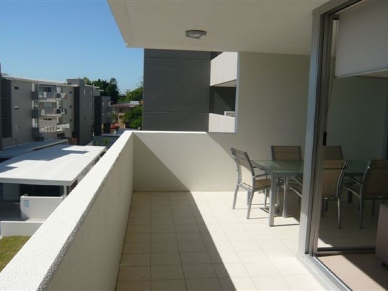 95 Clarence Road, Indooroopilly QLD 4068