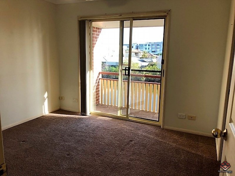 100 Racecourse Drive, Bundall QLD 4217