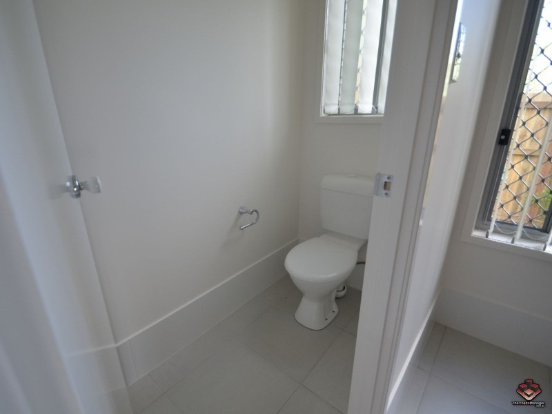 131 McAuley Parade, Pacific Pines QLD 4211