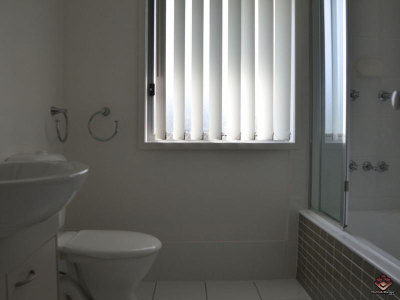 131 McAuley Parade, Pacific Pines QLD 4211