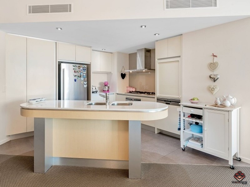 T7/20-28 Bayview Street, Runaway Bay QLD 4216