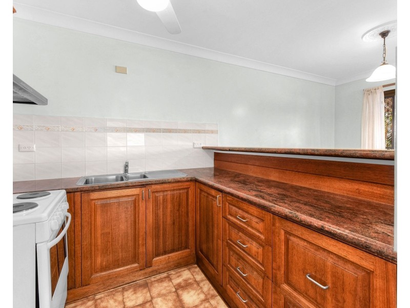 8 Heidelberg Street, East Brisbane QLD 4169