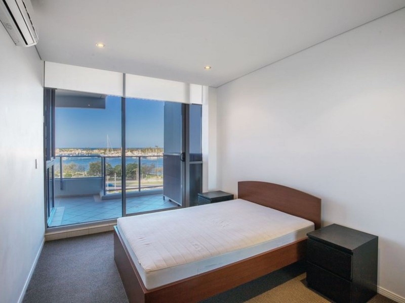 4 Como Crescent, Southport QLD 4215