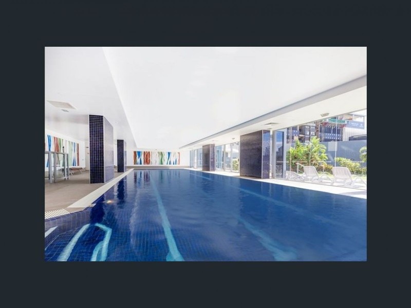 4 Como Crescent, Southport QLD 4215