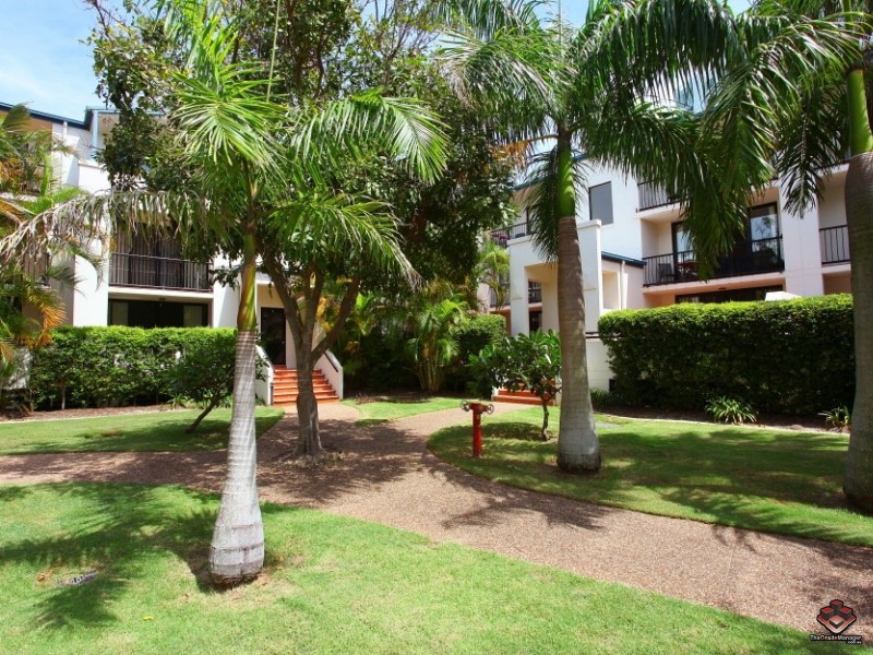 38 Labrador Street, Labrador QLD 4215