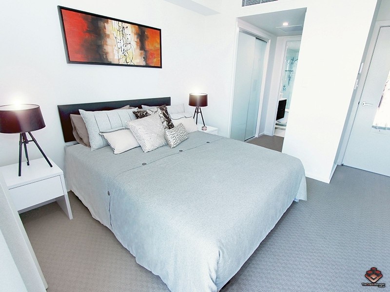 2 Laurence Street, St Lucia QLD 4067