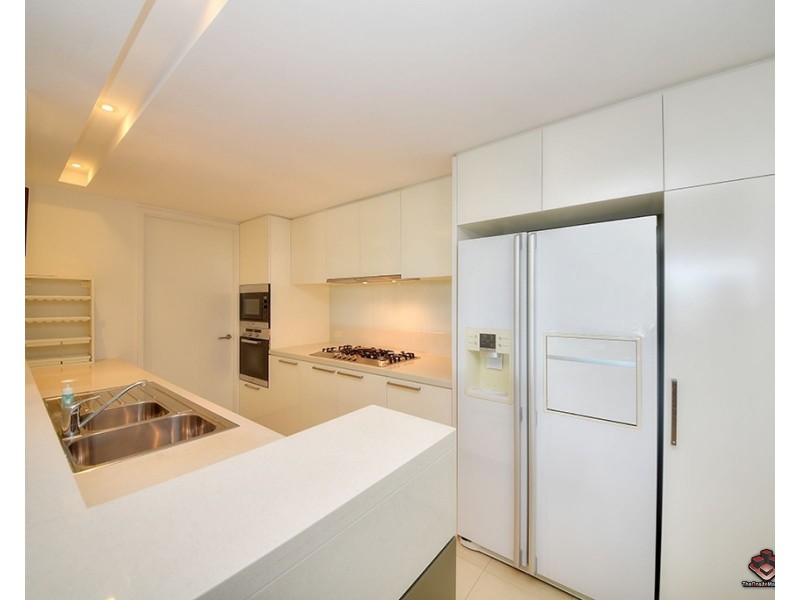 2402/323 Bayview Street, Hollywell QLD 4216