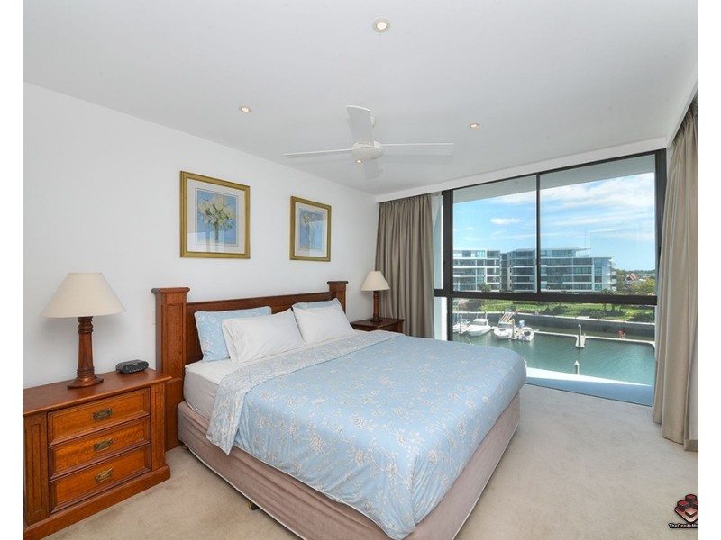 2402/323 Bayview Street, Hollywell QLD 4216