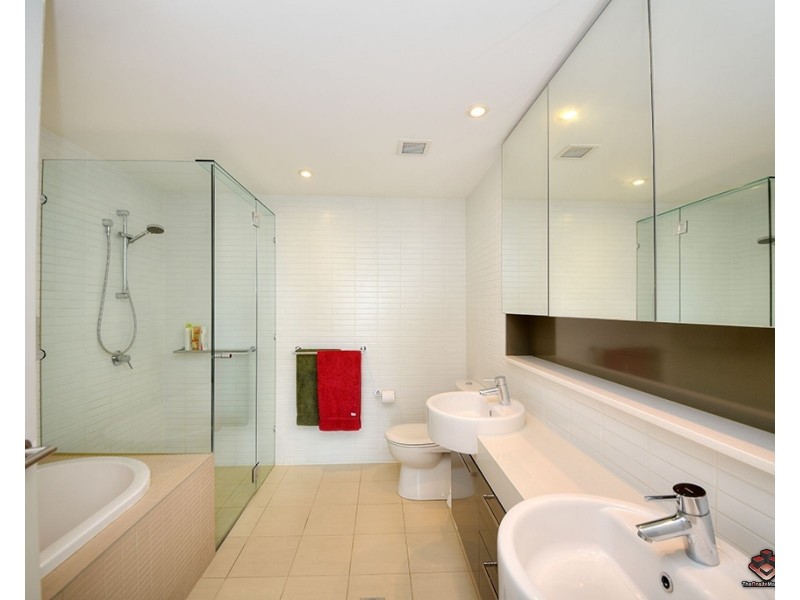 2402/323 Bayview Street, Hollywell QLD 4216