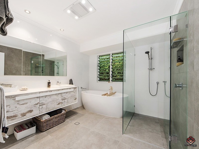 23 Sundown Drive, Paradise Point QLD 4216