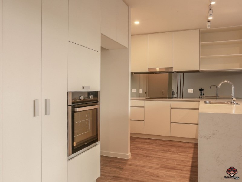 8 Russell Street, Everton Park QLD 4053