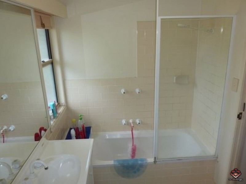 75 Brown Street, Labrador QLD 4215