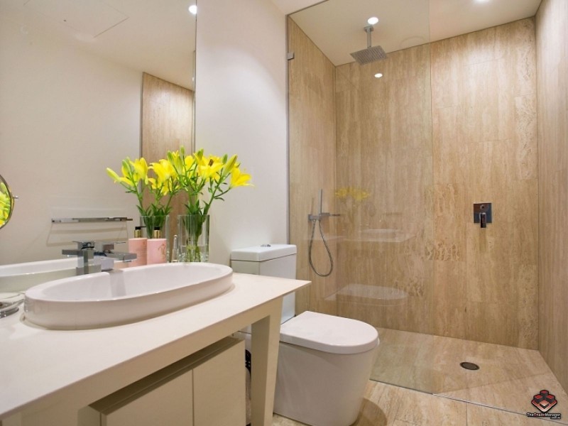 1 Marina Drive, Benowa QLD 4217