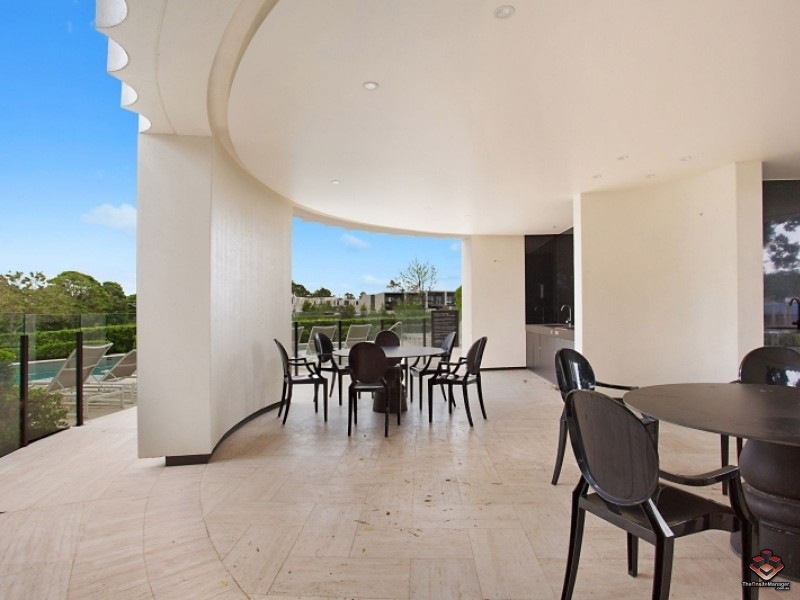 1 Marina Drive, Benowa QLD 4217