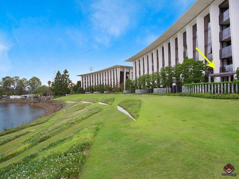 1 Marina Drive, Benowa QLD 4217