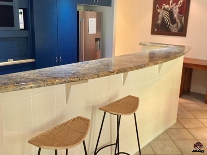 4 McDonald Close, Palm Cove QLD 4879