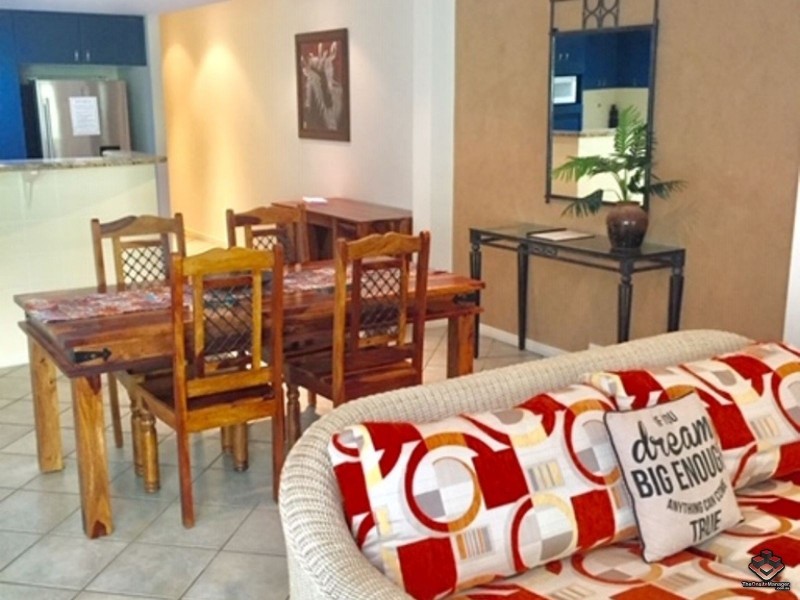 4 McDonald Close, Palm Cove QLD 4879