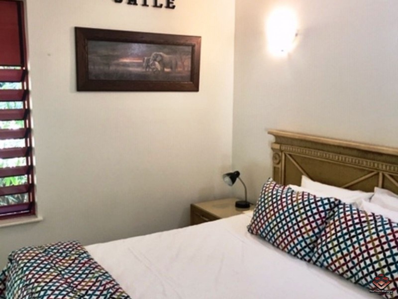 4 McDonald Close, Palm Cove QLD 4879