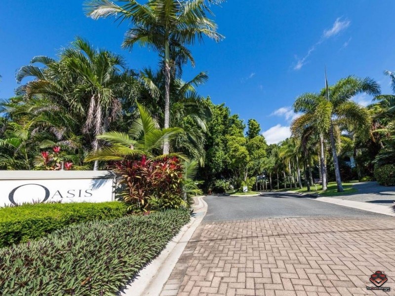 4 McDonald Close, Palm Cove QLD 4879