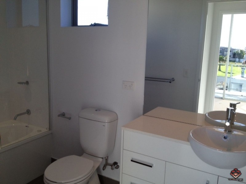 3 Compass Drive, Biggera Waters QLD 4216