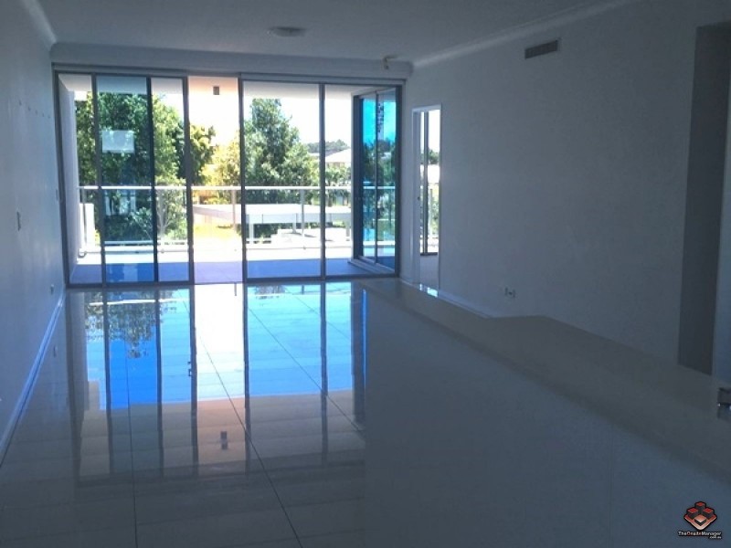 3 Compass Drive, Biggera Waters QLD 4216