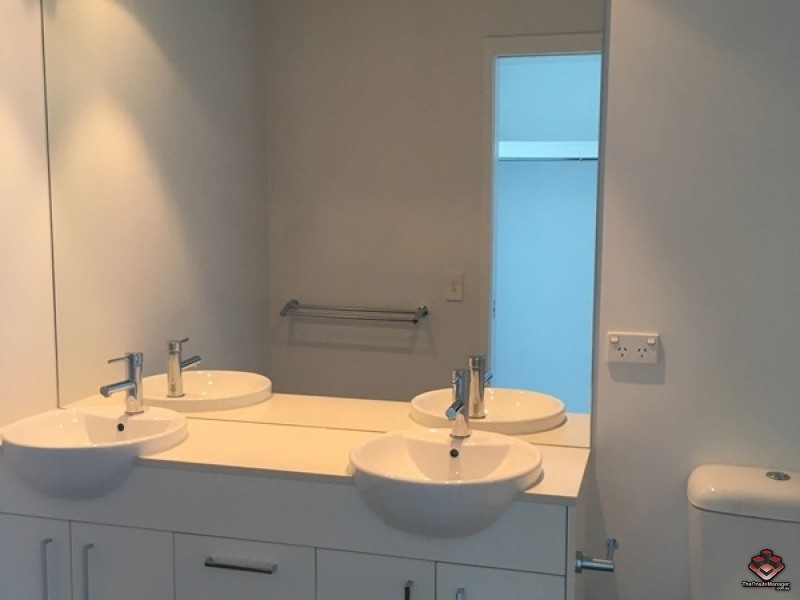 3 Compass Drive, Biggera Waters QLD 4216