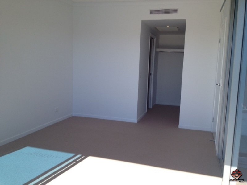 3 Compass Drive, Biggera Waters QLD 4216
