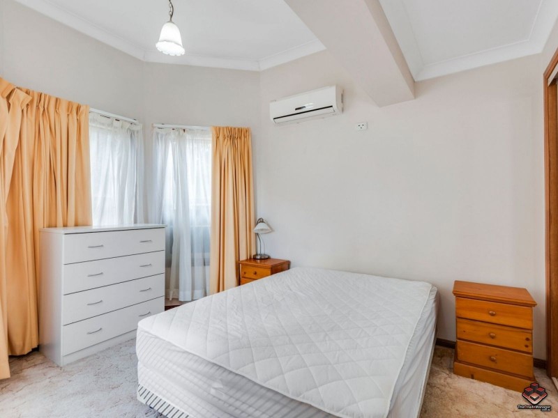 14 Barrett Street, Robertson QLD 4109