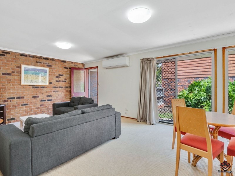 39 Barrett Street, Robertson QLD 4109