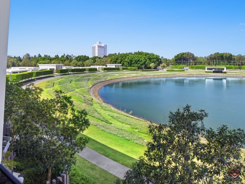 1 Marina Drive, Benowa QLD 4217