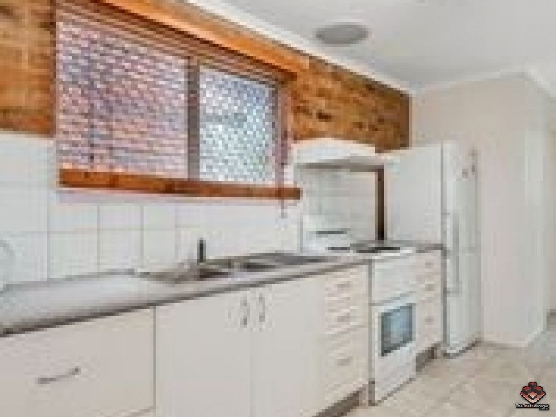 39 Barrett Street, Robertson QLD 4109