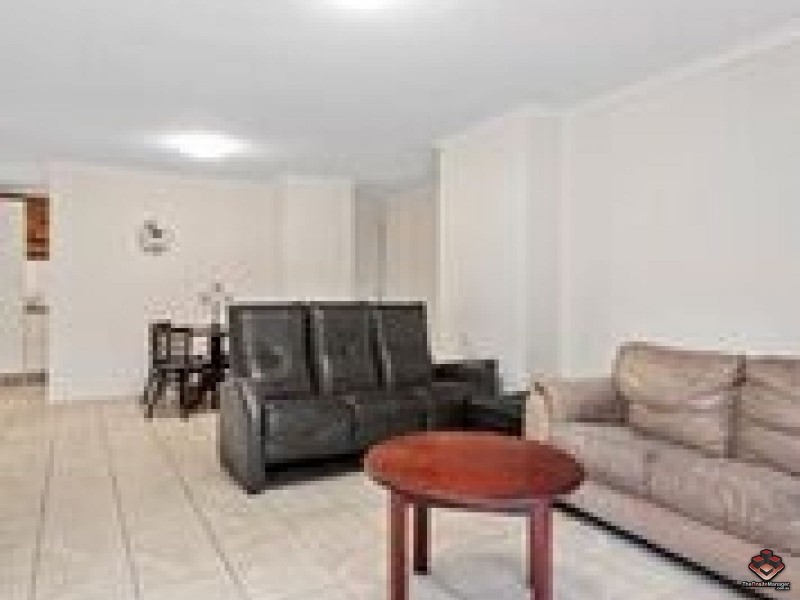 39 Barrett Street, Robertson QLD 4109