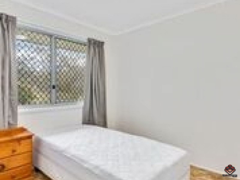 39 Barrett Street, Robertson QLD 4109