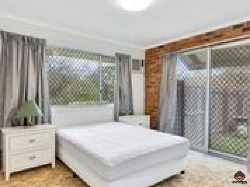 39 Barrett Street, Robertson QLD 4109