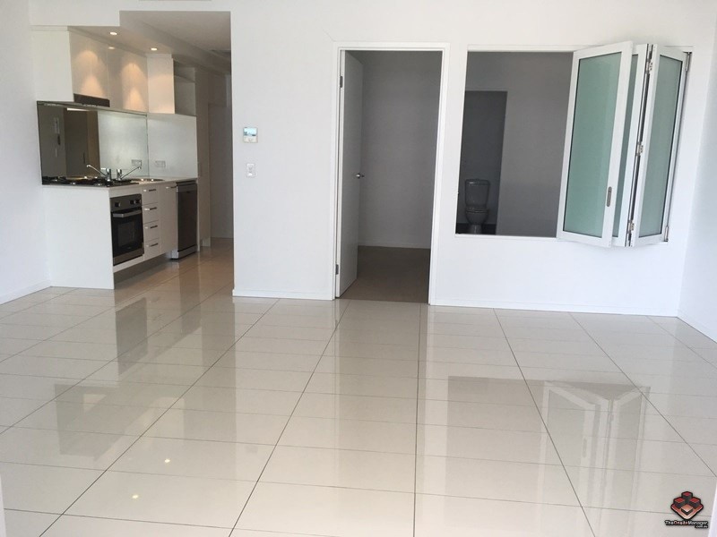 2 East Quay Drive, Biggera Waters QLD 4216