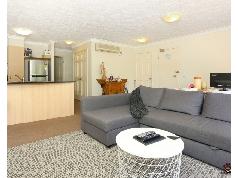 38 Labrador Street, Labrador QLD 4215