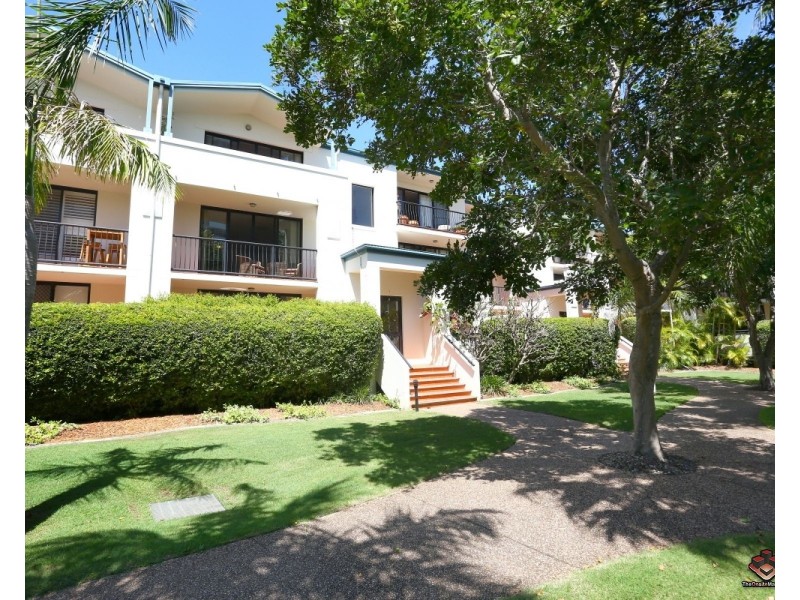 38 Labrador Street, Labrador QLD 4215