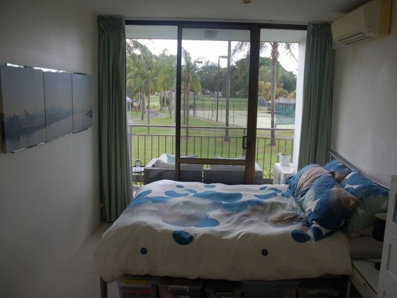 11 Fairway Drive, Clear Island Waters QLD 4226