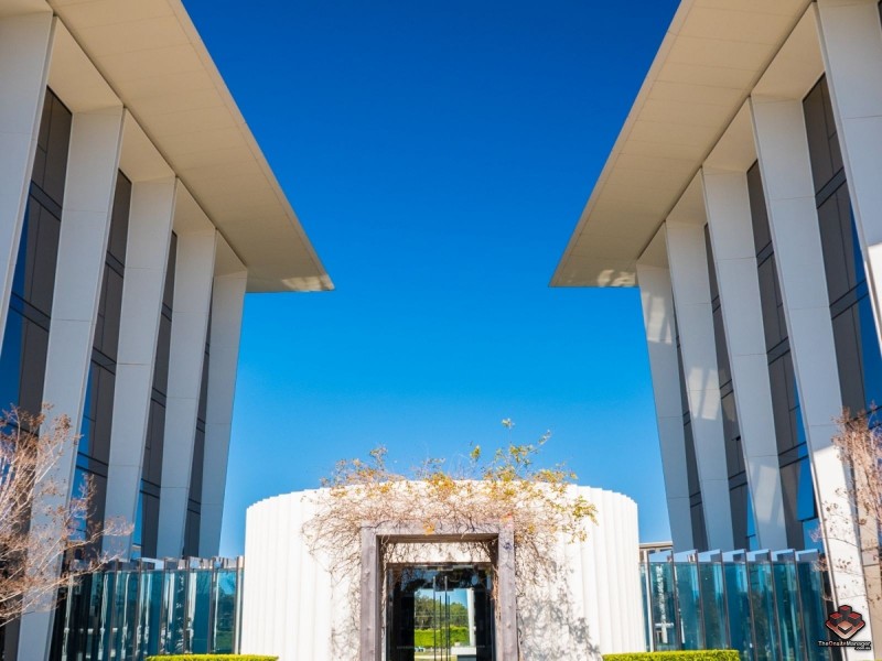 1 Marina Drive, Benowa QLD 4217