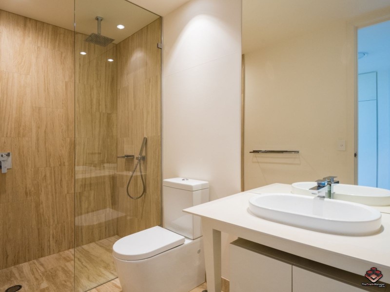 1 Marina Drive, Benowa QLD 4217